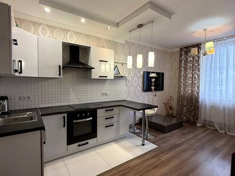 квартира за адресою Анни Ахматової вул., 34