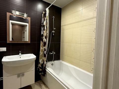 квартира за адресою Анни Ахматової вул., 34