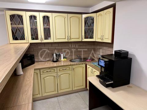 комерційна за адресою Київ, Автозаводська вул., 71а