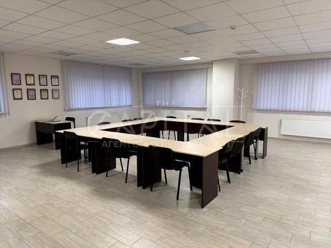 комерційна за адресою Київ, Автозаводська вул., 71а