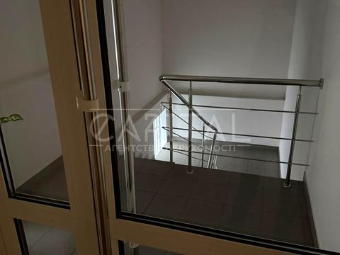 комерційна за адресою Київ, Автозаводська вул., 71а