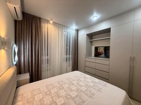 квартира по адресу Киев, Салютная ул., (Будинок 02301-02303)