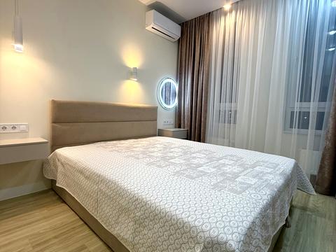 квартира по адресу Киев, Салютная ул., (Будинок 02301-02303)