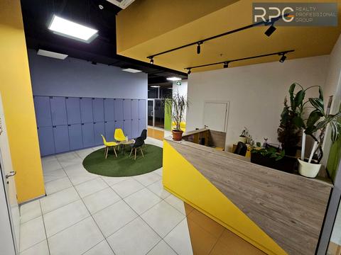 комерційна за адресою Борщагівська вул., 154