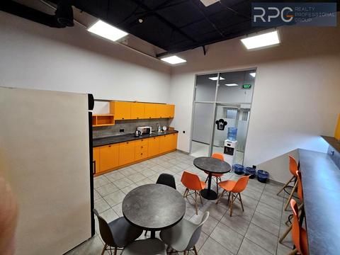 комерційна за адресою Борщагівська вул., 154