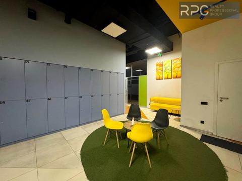 комерційна за адресою Борщагівська вул., 154