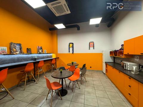 комерційна за адресою Борщагівська вул., 154