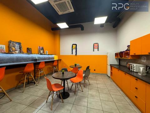 комерційна за адресою Борщагівська вул., 154