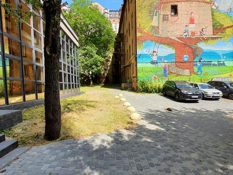 коммерческая по адресу Златоустовская ул., 53а