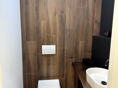 комерційна за адресою Михайла Максимовича вул. (Онуфрія Трутенка), 24-Б