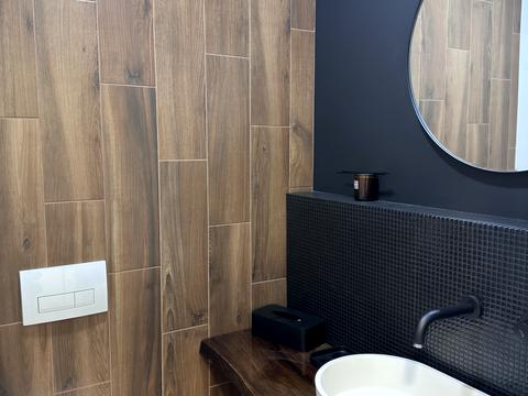 комерційна за адресою Михайла Максимовича вул. (Онуфрія Трутенка), 24-Б