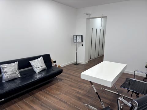 комерційна за адресою Михайла Максимовича вул. (Онуфрія Трутенка), 24-Б