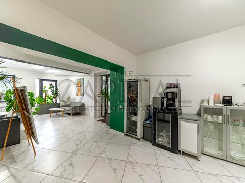 комерційна за адресою Болсуновська вул. (Сергія Струтинського), 23