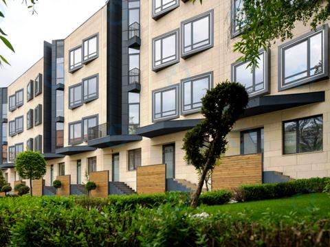 комерційна за адресою Болсуновська вул. (Сергія Струтинського), 23