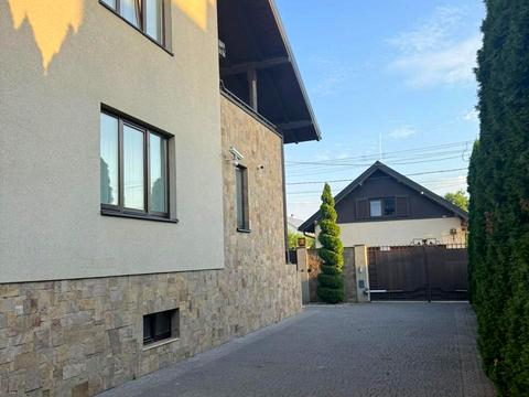 будинок за адресою Слов'янська