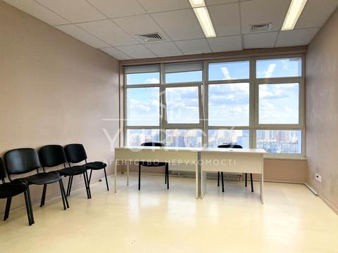 комерційна за адресою Кловський узвіз, 7