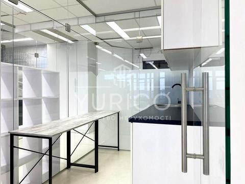 комерційна за адресою Кловський узвіз, 7