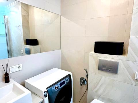 квартира за адресою Лаврська вул. (Січневого Повстання), 4а