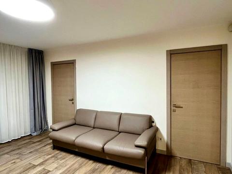 квартира за адресою Лаврська вул. (Січневого Повстання), 4а