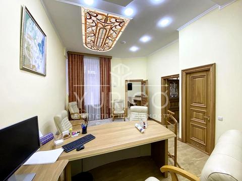 комерційна за адресою Лютеранська вул., 25