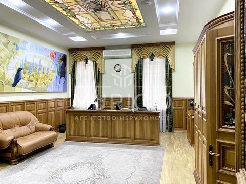 комерційна за адресою Лютеранська вул., 25