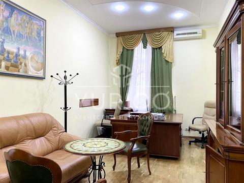 комерційна за адресою Лютеранська вул., 25