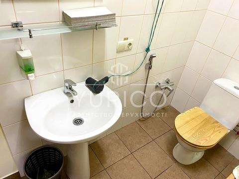 комерційна за адресою Лютеранська вул., 25