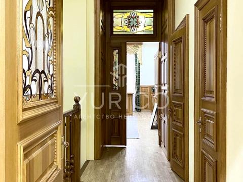 комерційна за адресою Лютеранська вул., 25