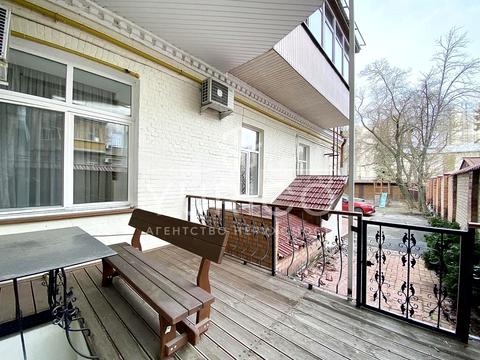 комерційна за адресою Лютеранська вул., 25