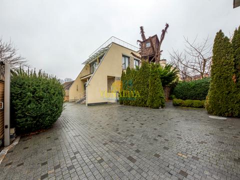 дом по адресу Снежнянский пер.