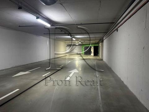 паркомісце за адресою Дніпровська набережна вул., 15-Д