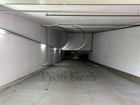 паркомісце за адресою Дніпровська набережна вул., 15-Д