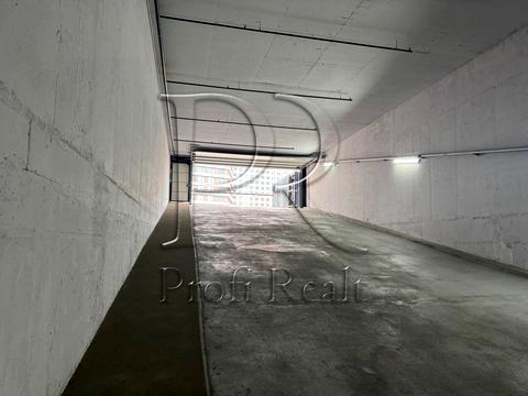 паркомісце за адресою Дніпровська набережна вул., 15-Д