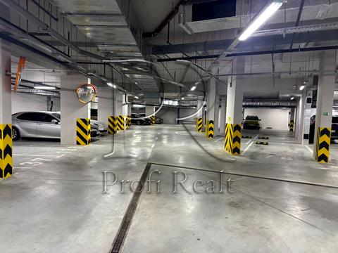 паркомісце за адресою Дніпровська набережна вул., 15-Д