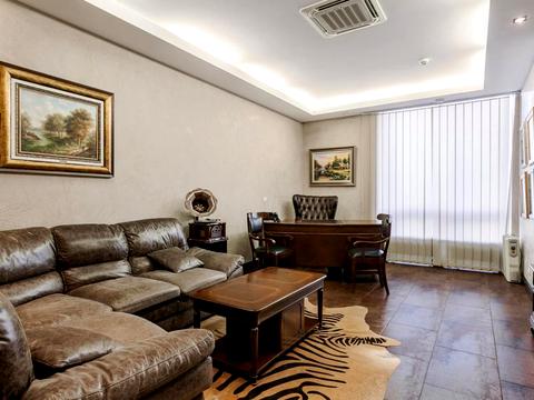 комерційна за адресою Валерія Лобановського просп. (Червонозоряний), 4-Б