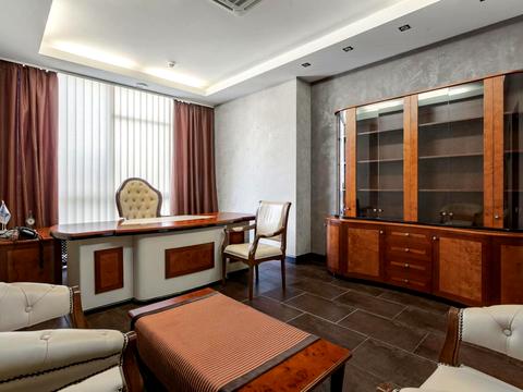 комерційна за адресою Валерія Лобановського просп. (Червонозоряний), 4-Б