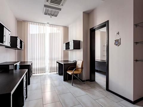 комерційна за адресою Валерія Лобановського просп. (Червонозоряний), 4-Б