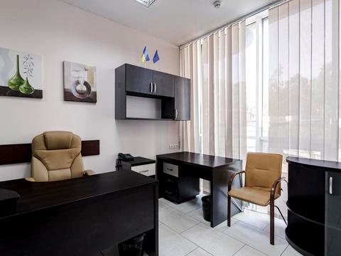 комерційна за адресою Валерія Лобановського просп. (Червонозоряний), 4-Б