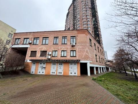 комерційна за адресою Євгена Коновальця вул. (Щорса), 36-Б