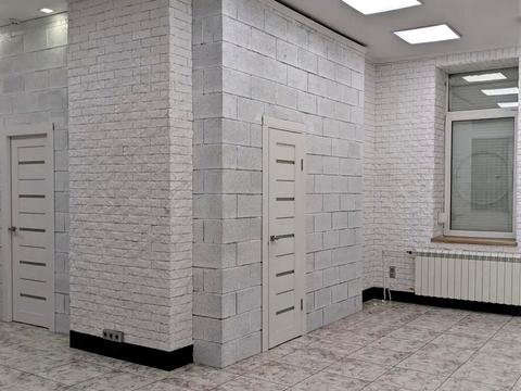 коммерческая по адресу Миколы Бажана просп., 14