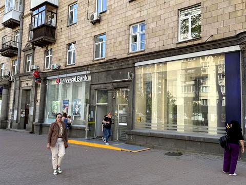 комерційна за адресою Велика Васильківська вул. (Червоноармійська), 132