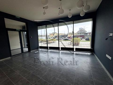 квартира за адресою Причальна вул., 8