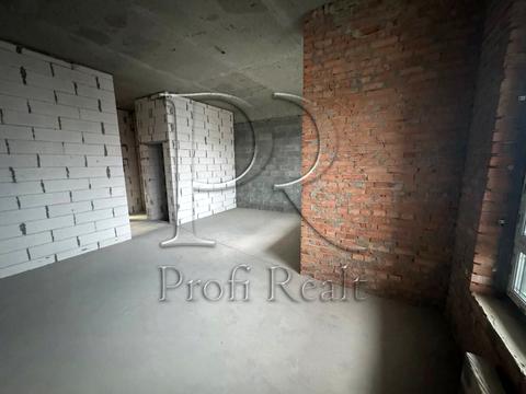 квартира за адресою Причальна вул., 8