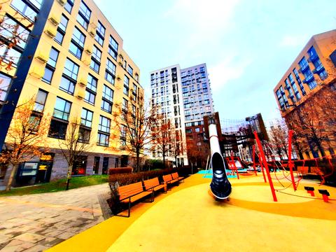 комерційна за адресою Київ, Салютна вул., 2к9