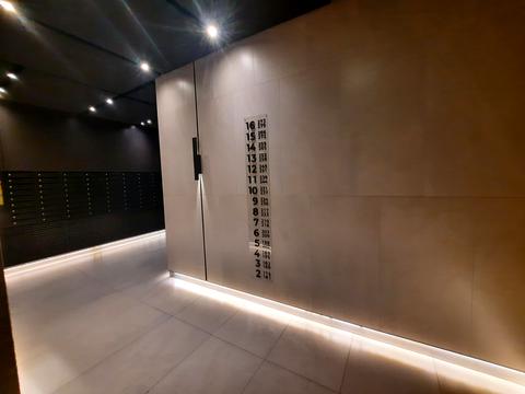 комерційна за адресою Київ, Салютна вул., 2к9