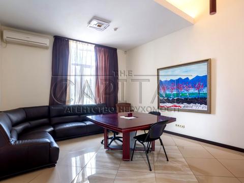 комерційна за адресою Жилянська вул., 97