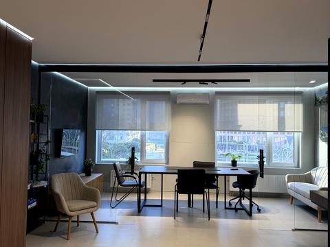 комерційна за адресою Академіка Заболотного вул., 1-А