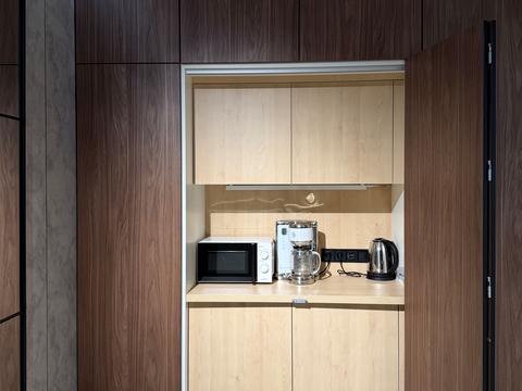 комерційна за адресою Академіка Заболотного вул., 1-А