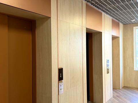 комерційна за адресою Академіка Заболотного вул., 1-А