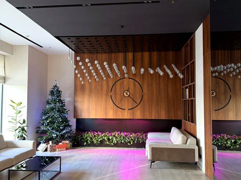 комерційна за адресою Академіка Заболотного вул., 1-А